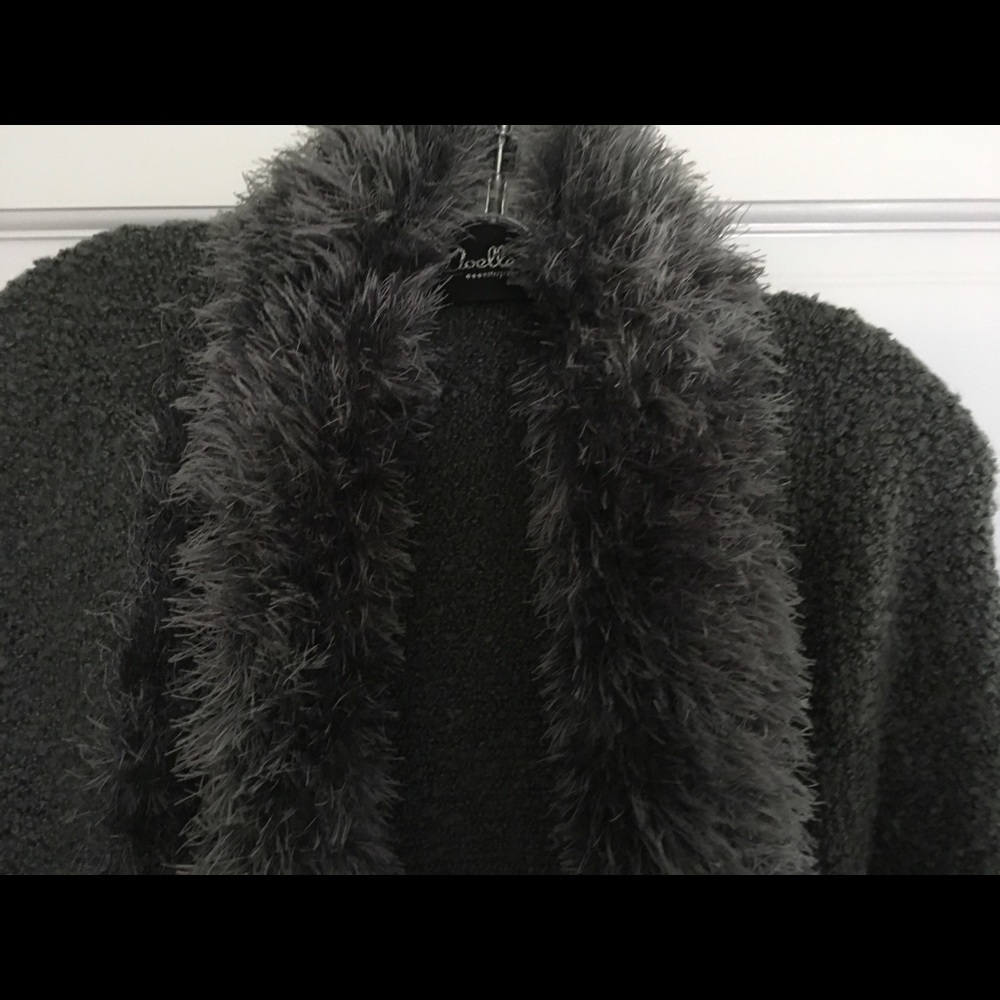 Fun, Furry Cape - Picture 3 of 6